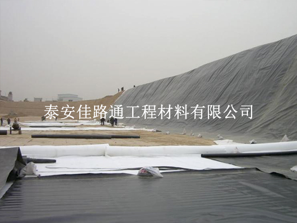 水產(chǎn)養(yǎng)殖防滲膜鋪設(shè)思路：創(chuàng)新引領(lǐng)，綠色養(yǎng)殖新篇章